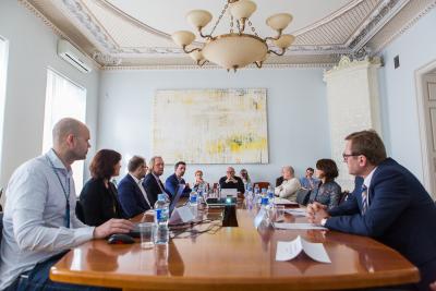 Tyrimas: piratauti internete linkę jauni, išsilavinę, aukštesnių pajamų miestiečiai